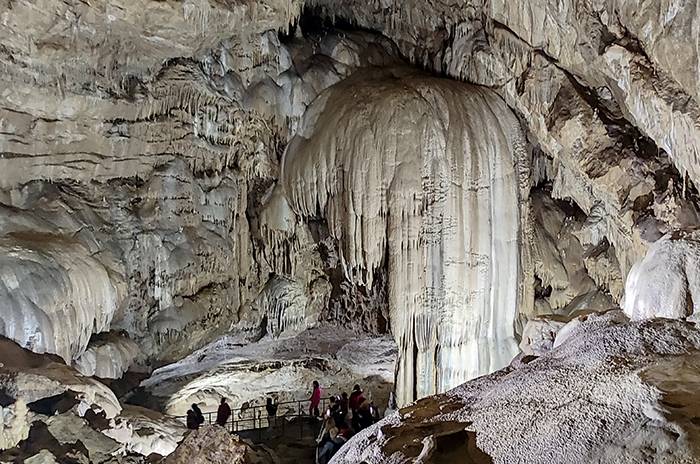  Зал пещеры в Новом Афоне 